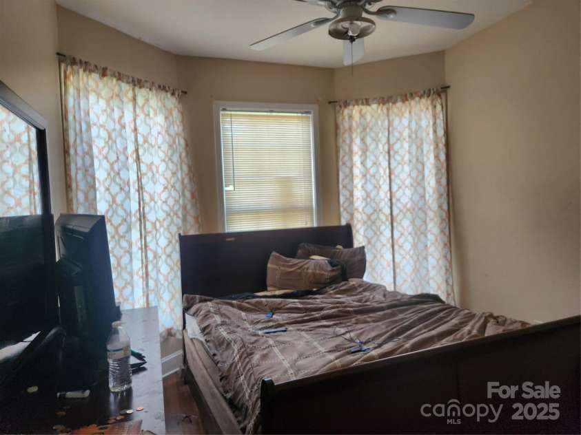 979 Chapel Road, Asheville, NC 28803.  MLS# CAR4219077, YatesRealty ID 384. 