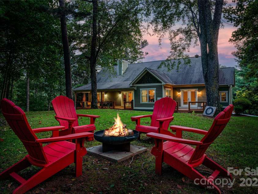 69 Merrell Road, Leicester, NC 28748.  MLS# CAR4181794, YatesRealty ID 3840. 