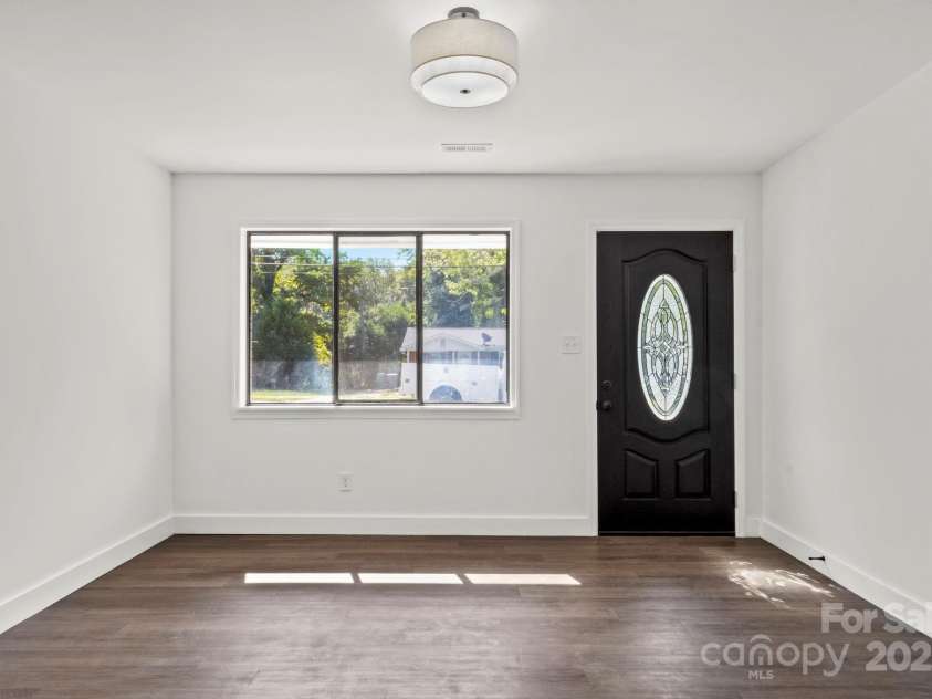 9235 Edgevale Drive, Charlotte, NC 28216.  MLS# CAR4303400, YatesRealty ID 3840. 