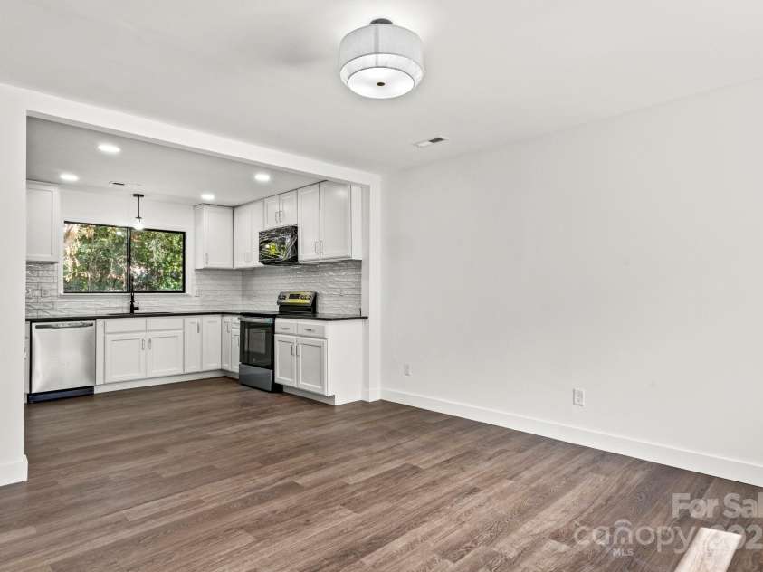 9235 Edgevale Drive, Charlotte, NC 28216.  MLS# CAR4303400, YatesRealty ID 3840. 