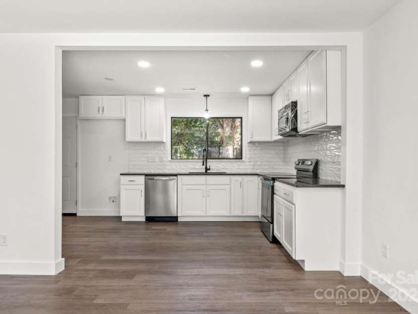 9235 Edgevale Drive, Charlotte, NC 28216.  MLS# CAR4303400, YatesRealty ID 3840. 