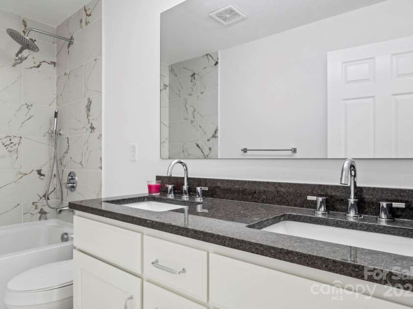 9235 Edgevale Drive, Charlotte, NC 28216.  MLS# CAR4303400, YatesRealty ID 3840. 