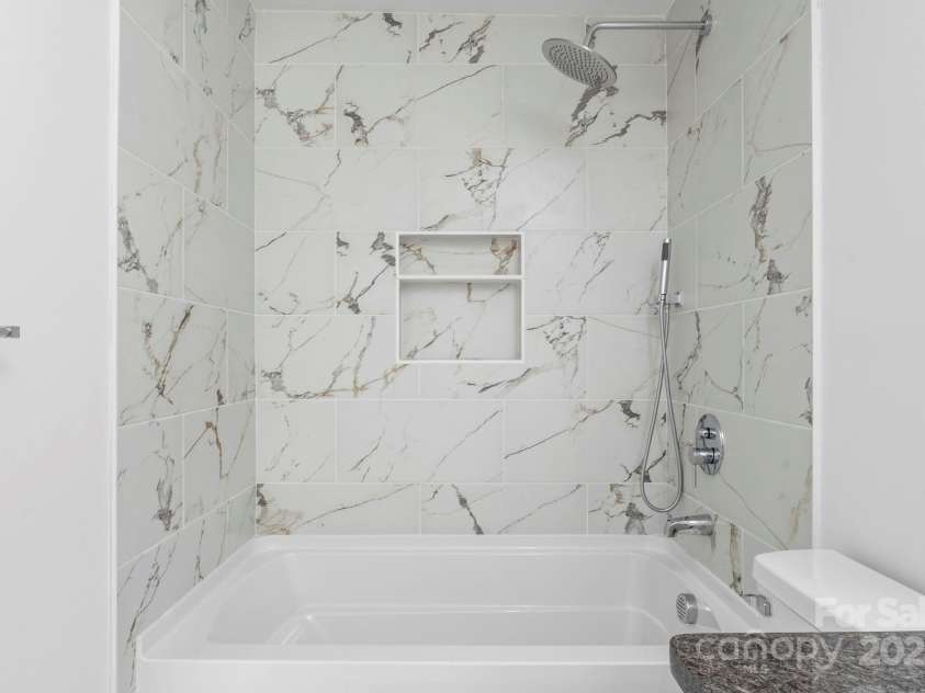 9235 Edgevale Drive, Charlotte, NC 28216.  MLS# CAR4303400, YatesRealty ID 3840. 