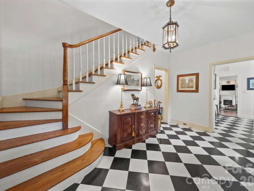 721 Carolina Avenue, Gastonia, NC 28052.  MLS# CAR4402903, YatesRealty ID 38400. 