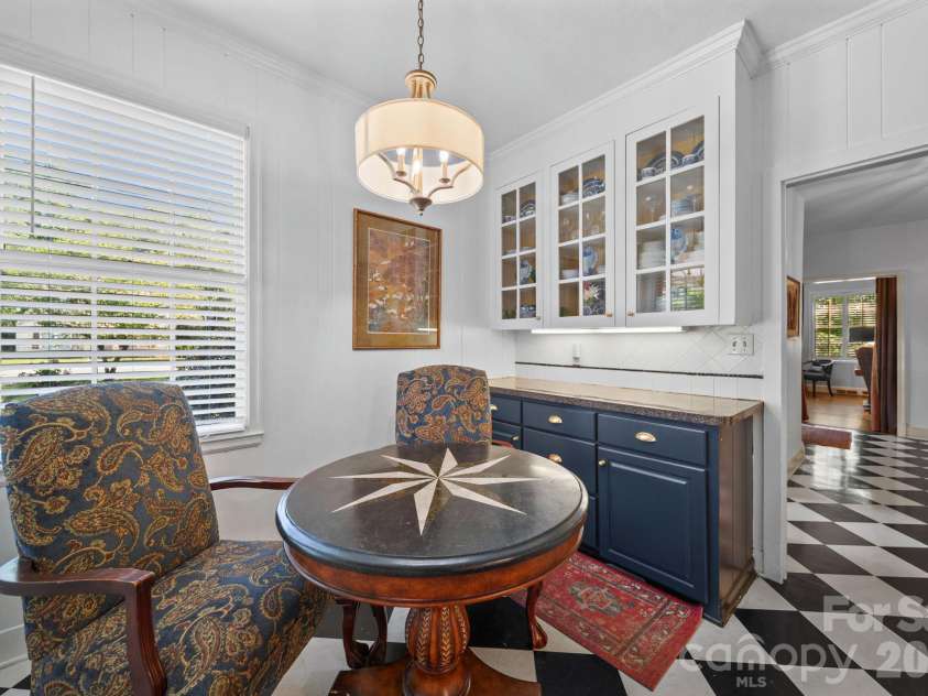 721 Carolina Avenue, Gastonia, NC 28052.  MLS# CAR4402903, YatesRealty ID 38400. 