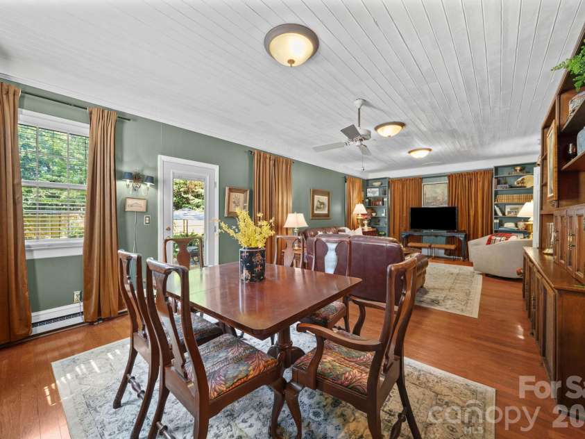 721 Carolina Avenue, Gastonia, NC 28052.  MLS# CAR4402903, YatesRealty ID 38400. 