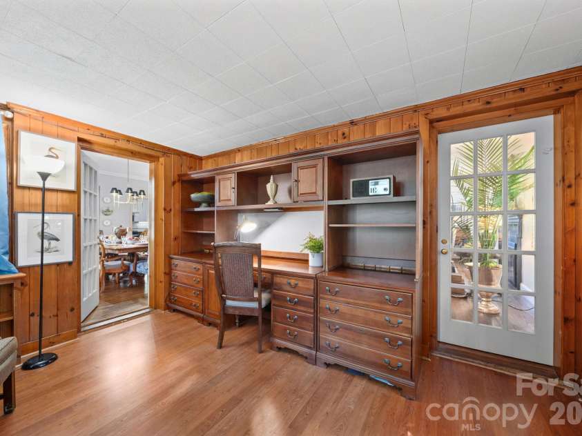 721 Carolina Avenue, Gastonia, NC 28052.  MLS# CAR4402903, YatesRealty ID 38400. 