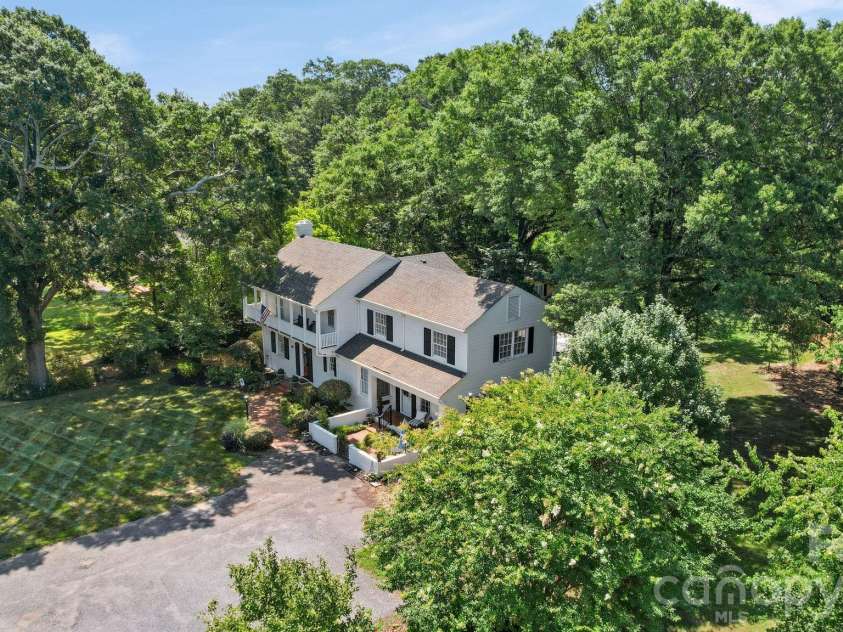 721 Carolina Avenue, Gastonia, NC 28052.  MLS# CAR4402903, YatesRealty ID 38400. 