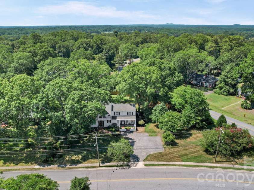 721 Carolina Avenue, Gastonia, NC 28052.  MLS# CAR4402903, YatesRealty ID 38400. 