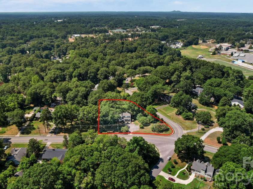 721 Carolina Avenue, Gastonia, NC 28052.  MLS# CAR4402903, YatesRealty ID 38400. 