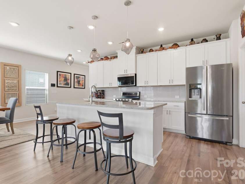 5012 Shadbush Road, Charlotte, NC 28215.  MLS# CAR4385820, YatesRealty ID 38401. 