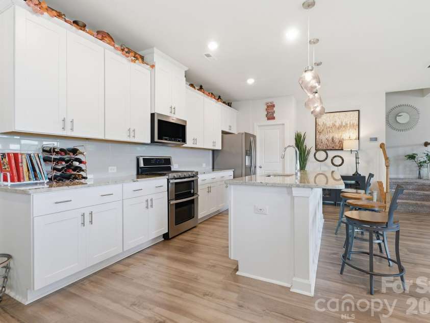 5012 Shadbush Road, Charlotte, NC 28215.  MLS# CAR4385820, YatesRealty ID 38401. 