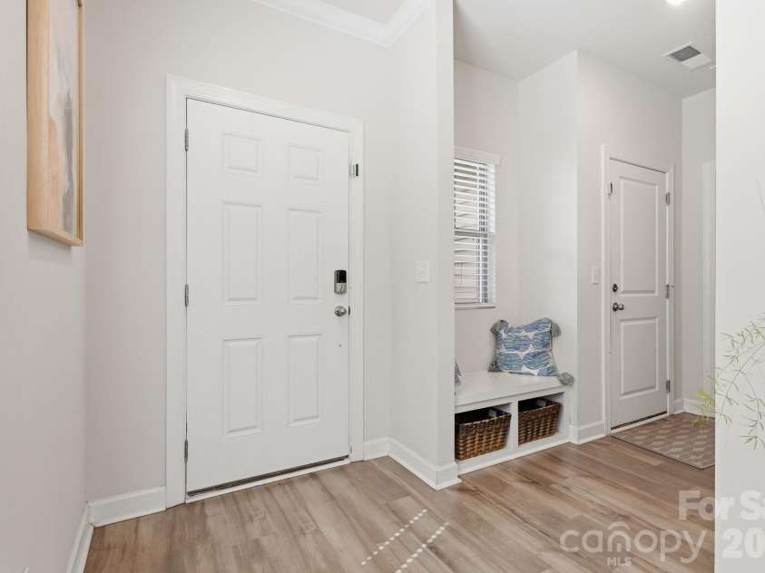5012 Shadbush Road, Charlotte, NC 28215.  MLS# CAR4385820, YatesRealty ID 38401. 