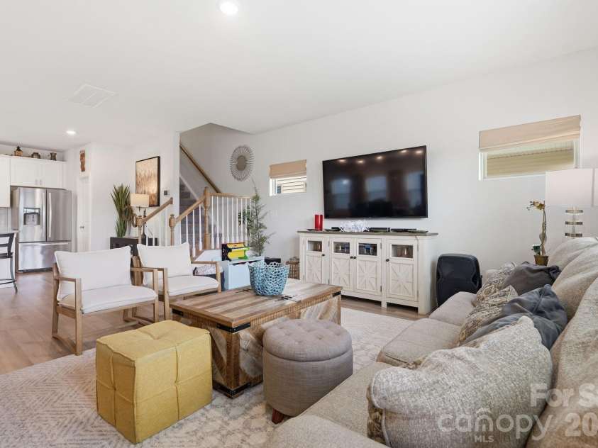 5012 Shadbush Road, Charlotte, NC 28215.  MLS# CAR4385820, YatesRealty ID 38401. 
