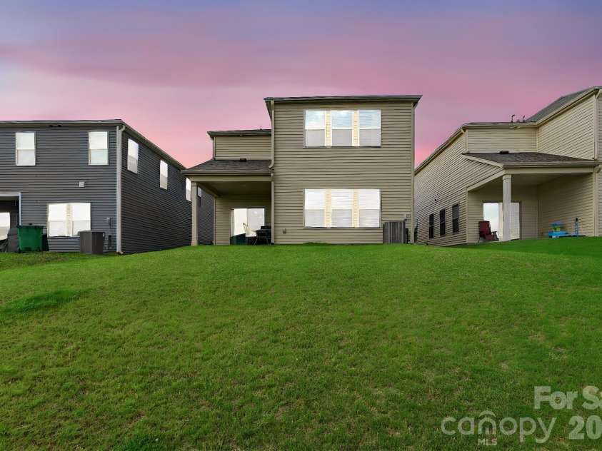 5012 Shadbush Road, Charlotte, NC 28215.  MLS# CAR4385820, YatesRealty ID 38401. 
