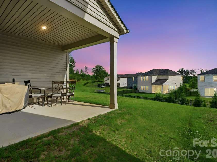 5012 Shadbush Road, Charlotte, NC 28215.  MLS# CAR4385820, YatesRealty ID 38401. 