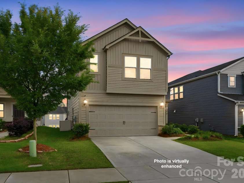 5012 Shadbush Road, Charlotte, NC 28215.  MLS# CAR4418308, YatesRealty ID 38401. 