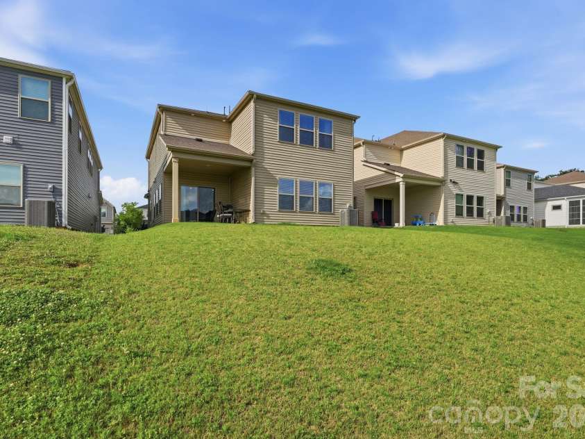 5012 Shadbush Road, Charlotte, NC 28215.  MLS# CAR4418308, YatesRealty ID 38401. 