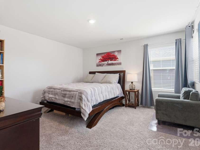 5012 Shadbush Road, Charlotte, NC 28215.  MLS# CAR4418308, YatesRealty ID 38401. 
