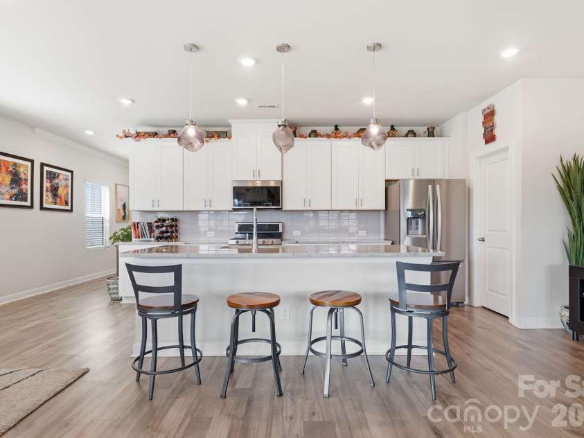 5012 Shadbush Road, Charlotte, NC 28215.  MLS# CAR4418308, YatesRealty ID 38401. 