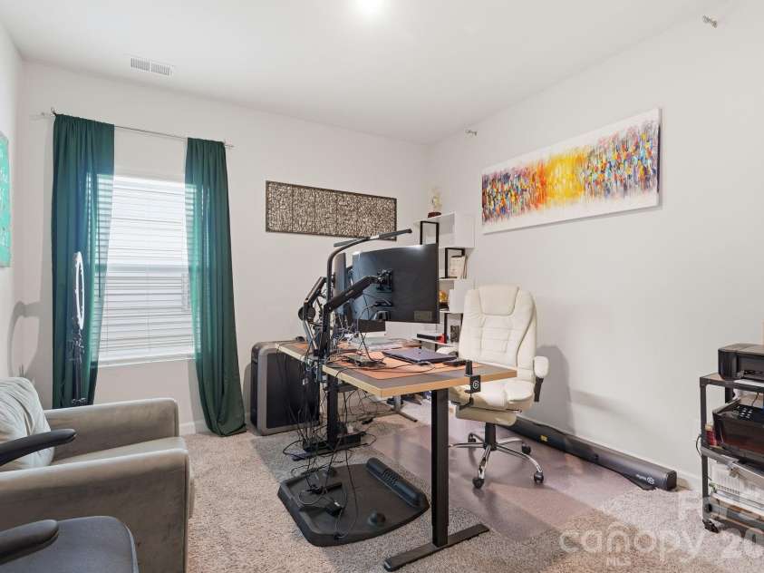 5012 Shadbush Road, Charlotte, NC 28215.  MLS# CAR4418308, YatesRealty ID 38401. 