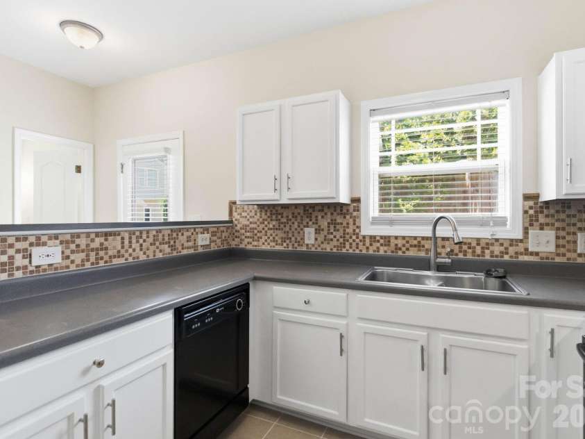 13129 Windy Lea Lane, Huntersville, NC 28078.  MLS# CAR4383307, YatesRealty ID 38402. 