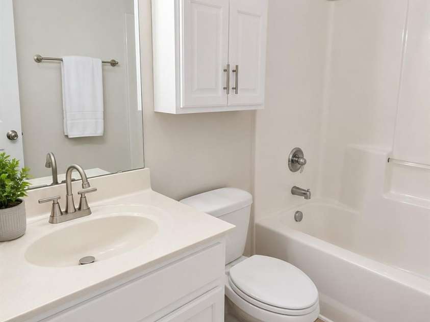 13129 Windy Lea Lane, Huntersville, NC 28078.  MLS# CAR4383307, YatesRealty ID 38402. Full Bath Upstairs