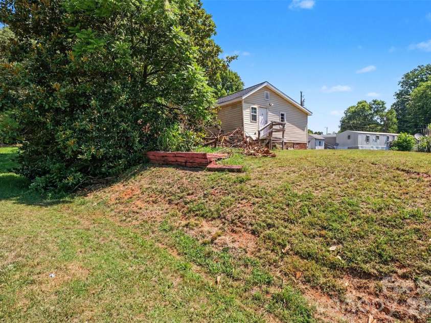 1678 Stone Street Extension, Mebane, NC 27302.  MLS# CAR4399573, YatesRealty ID 38403. 