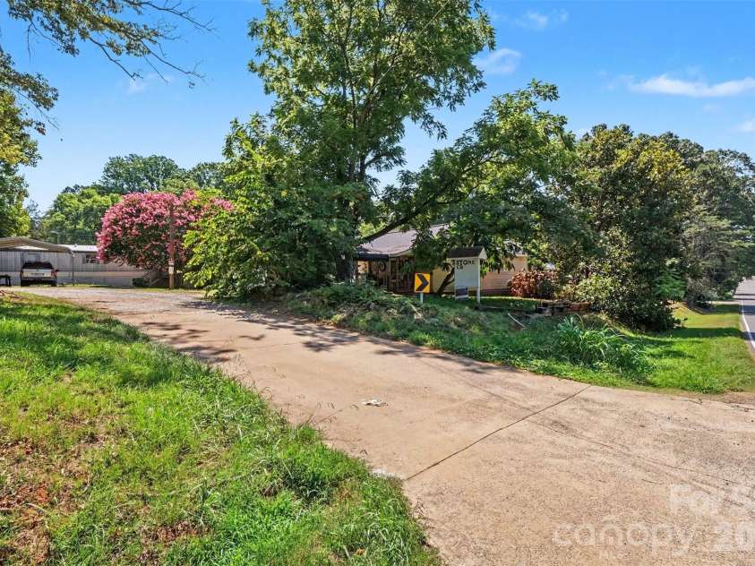 1678 Stone Street Extension, Mebane, NC 27302.  MLS# CAR4399573, YatesRealty ID 38403. 