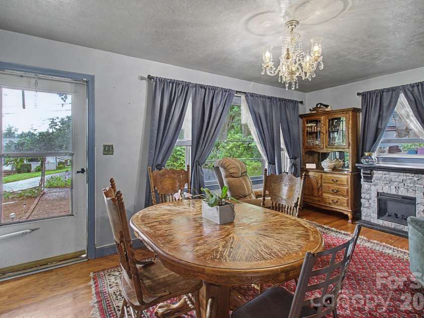 25 Wentworth Avenue, Asheville, NC 28803.  MLS# CAR4404172, YatesRealty ID 38404. 