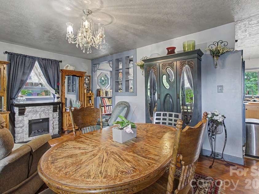 25 Wentworth Avenue, Asheville, NC 28803.  MLS# CAR4404172, YatesRealty ID 38404. 