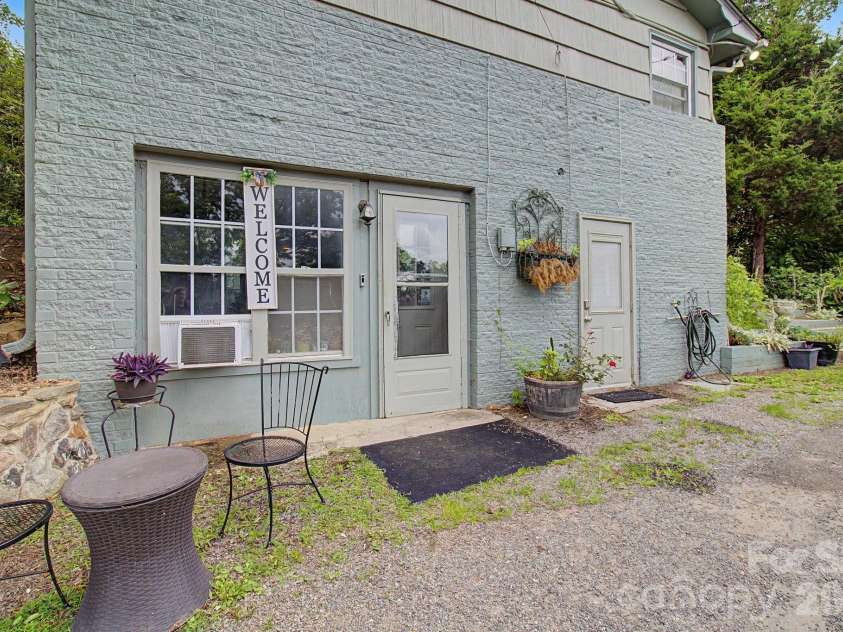 25 Wentworth Avenue, Asheville, NC 28803.  MLS# CAR4404172, YatesRealty ID 38404. 