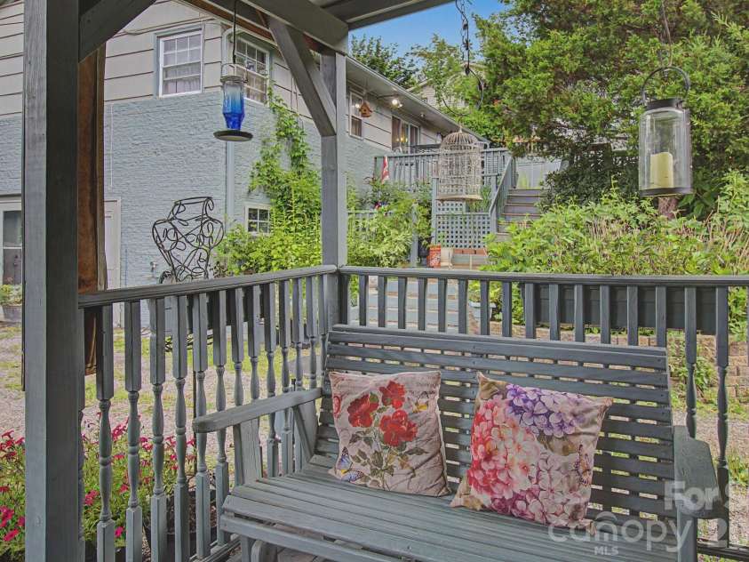 25 Wentworth Avenue, Asheville, NC 28803.  MLS# CAR4404172, YatesRealty ID 38404. 