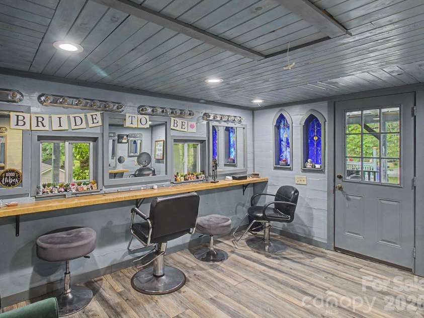25 Wentworth Avenue, Asheville, NC 28803.  MLS# CAR4404172, YatesRealty ID 38404. 