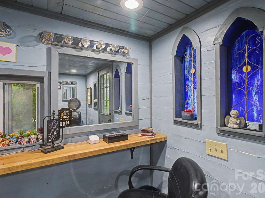 25 Wentworth Avenue, Asheville, NC 28803.  MLS# CAR4404172, YatesRealty ID 38404. 