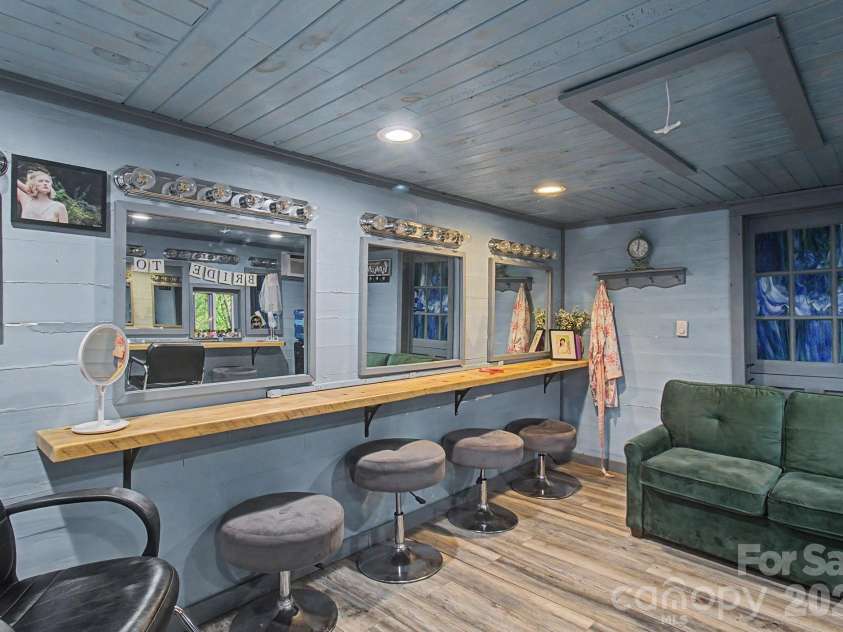 25 Wentworth Avenue, Asheville, NC 28803.  MLS# CAR4404172, YatesRealty ID 38404. 