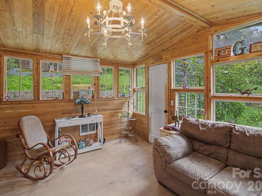 25 Wentworth Avenue, Asheville, NC 28803.  MLS# CAR4404172, YatesRealty ID 38404. 