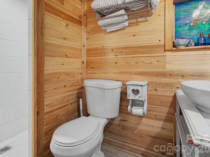 25 Wentworth Avenue, Asheville, NC 28803.  MLS# CAR4404172, YatesRealty ID 38404. 