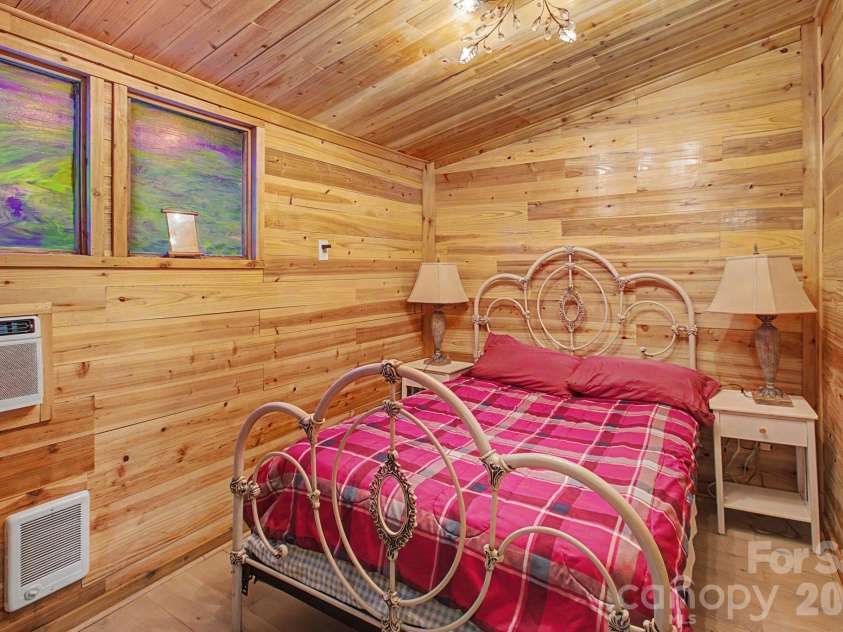 25 Wentworth Avenue, Asheville, NC 28803.  MLS# CAR4404172, YatesRealty ID 38404. 