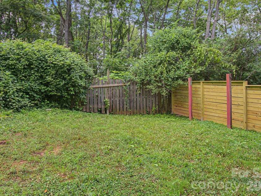 25 Wentworth Avenue, Asheville, NC 28803.  MLS# CAR4404172, YatesRealty ID 38404. 