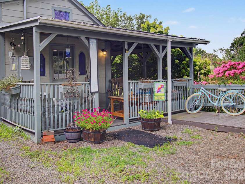25 Wentworth Avenue, Asheville, NC 28803.  MLS# CAR4404172, YatesRealty ID 38404. The Chapel