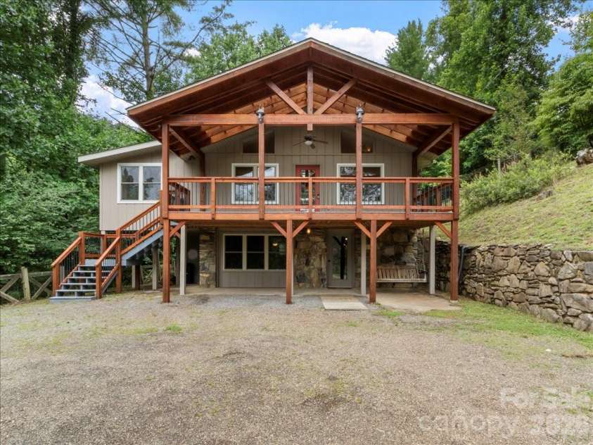 16 Turtle Dove Trail, Burnsville, NC 28714.  MLS# CAR4399119, YatesRealty ID 38405. 