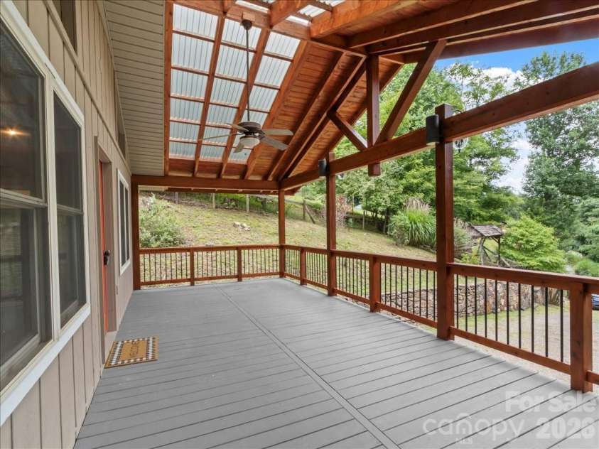 16 Turtle Dove Trail, Burnsville, NC 28714.  MLS# CAR4399119, YatesRealty ID 38405. 