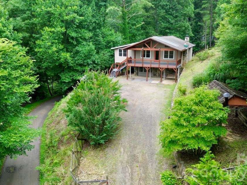 16 Turtle Dove Trail, Burnsville, NC 28714.  MLS# CAR4399119, YatesRealty ID 38405. 
