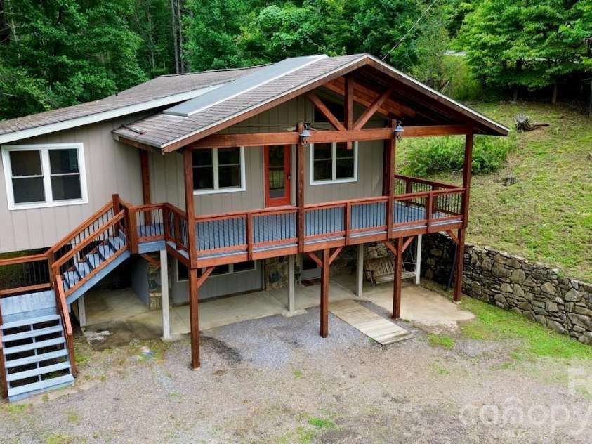 16 Turtle Dove Trail, Burnsville, NC 28714.  MLS# CAR4399119, YatesRealty ID 38405. 