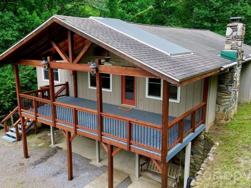 16 Turtle Dove Trail, Burnsville, NC 28714.  MLS# CAR4399119, YatesRealty ID 38405. 