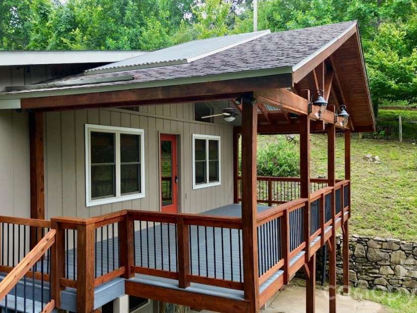 16 Turtle Dove Trail, Burnsville, NC 28714.  MLS# CAR4399119, YatesRealty ID 38405. 