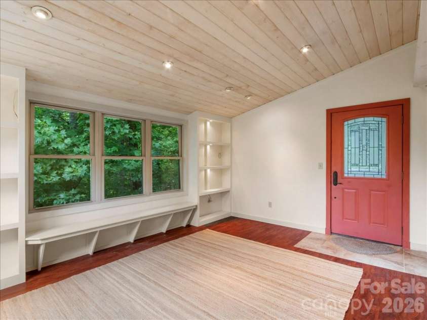 16 Turtle Dove Trail, Burnsville, NC 28714.  MLS# CAR4399119, YatesRealty ID 38405. 