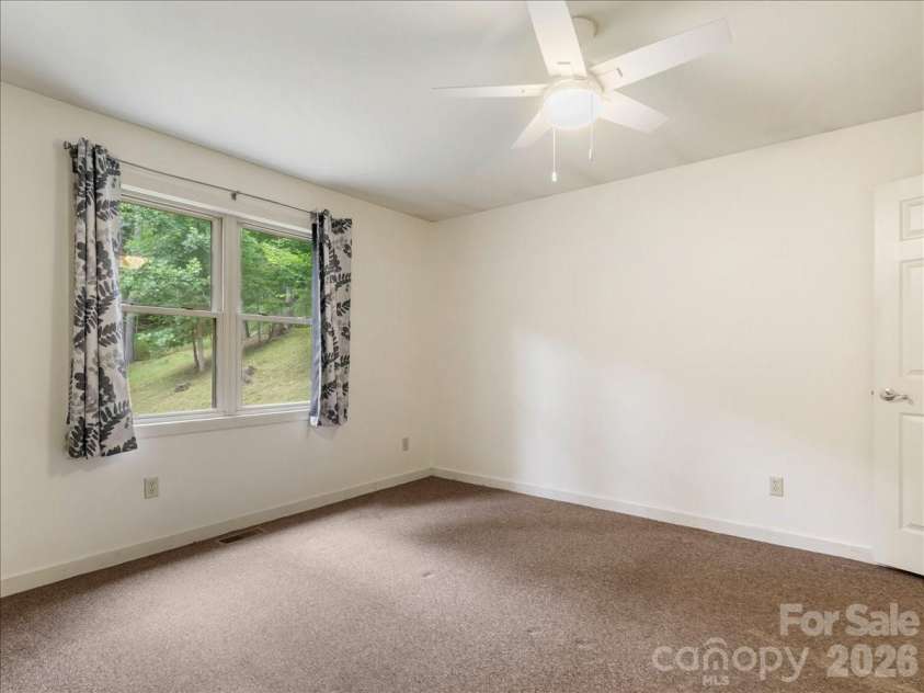 16 Turtle Dove Trail, Burnsville, NC 28714.  MLS# CAR4399119, YatesRealty ID 38405. 