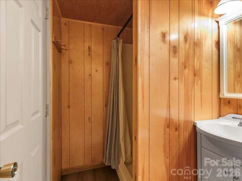 16 Turtle Dove Trail, Burnsville, NC 28714.  MLS# CAR4399119, YatesRealty ID 38405. 